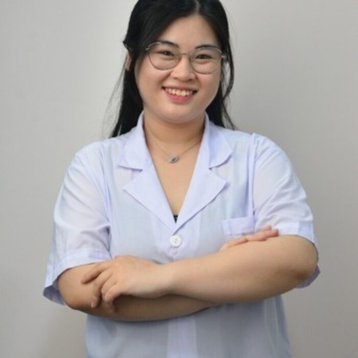 springen-duoc-si-nguyen-thuy-linh